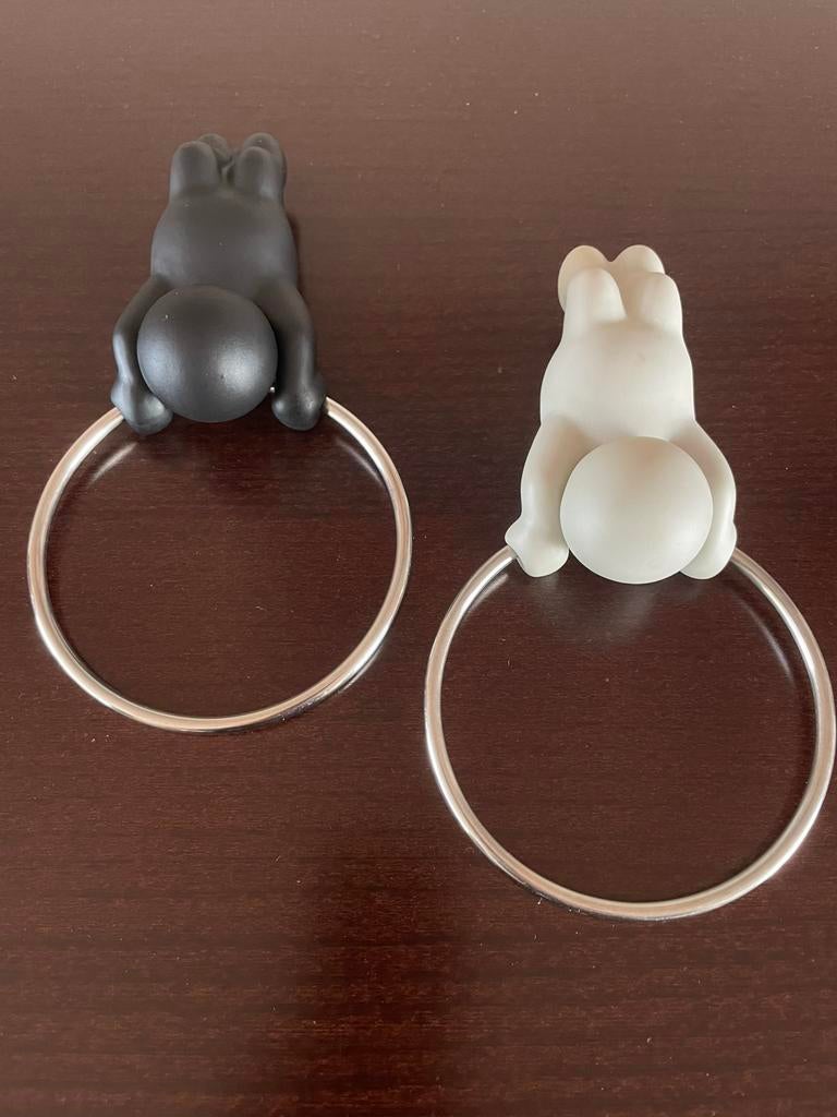 Duo d'hommes noir/blanc pour suspendre une serviette, Enlèvement, Comme neuf