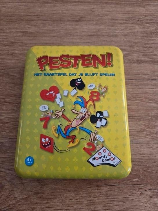Pesten kaartspel van Identity Games, Ophalen of Verzenden, Zo goed als nieuw