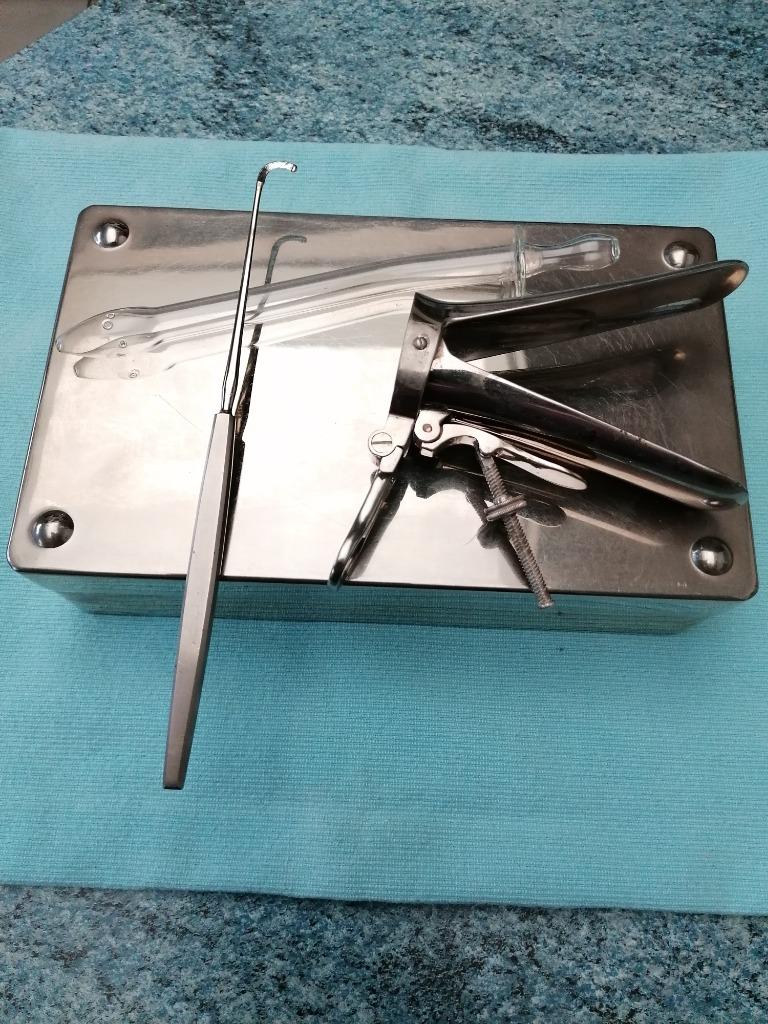 Medisch antiek,gynaecologie speculum,irrigator,curette,kist, Ophalen of Verzenden