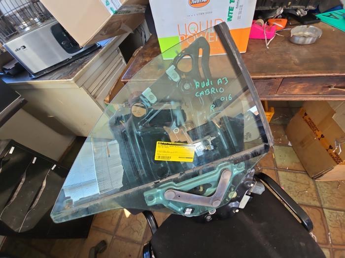 Mécanique vitre 2portes arrière droite d'un Audi A3, Autos : Pièces & Accessoires, Enlèvement ou Envoi, 3 mois de garantie, Utilisé