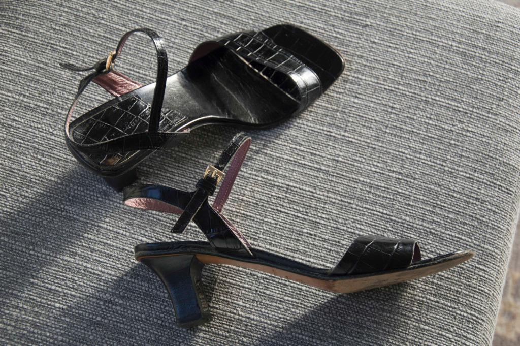 zwarte sandaaltjes hieltjes volledig leder, Vêtements | Femmes, Chaussures, Porté, Sandales et Mûles, Noir, Envoi