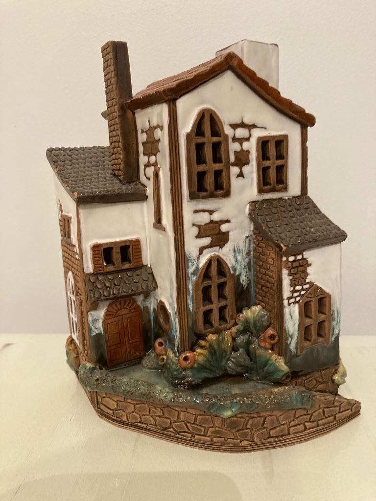 Maison miniature en céramique fabriquée à la main Mollukas, Maison & Meubles, Enlèvement ou Envoi, Comme neuf