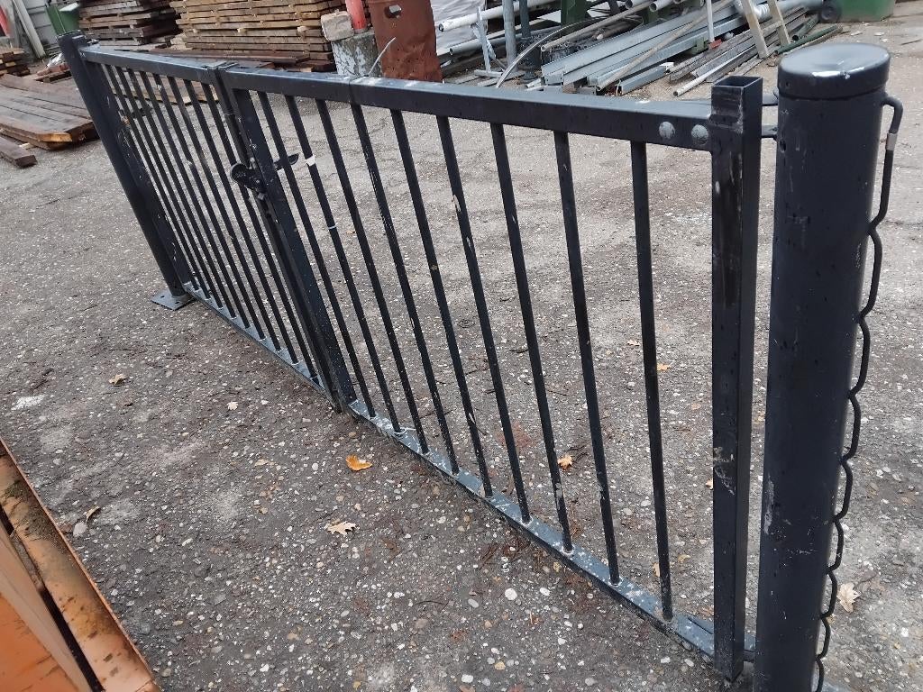 Tuinpoort Dubbel Zwart B&G 3,3 x 1,3 mtr, Tuin en Terras, Tuinhekken en Hekwerk, Zo goed als nieuw, Enkelstaafmat hekwerk, IJzer