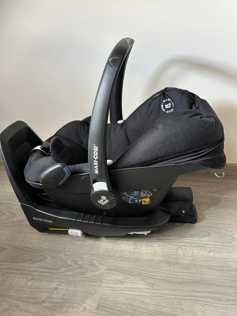 Maxi cosy en familyfix2. En hoes voor maxi cosy., Ophalen, Gebruikt, Maxi-Cosi, Isofix