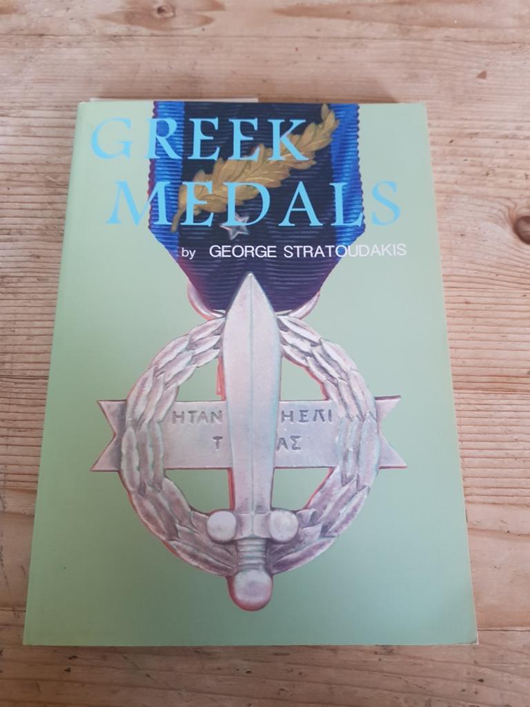 Médailles grecques par George Stratoudakis 184p. 2001 en ang, Enlèvement ou Envoi, Comme neuf