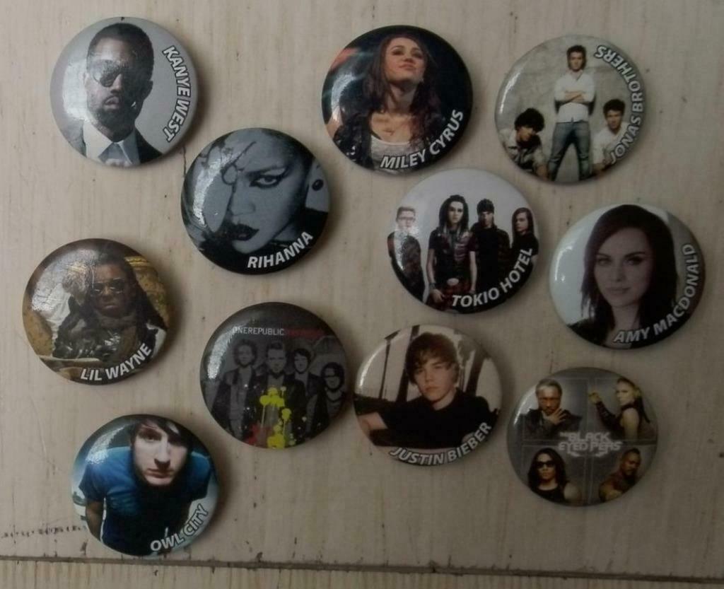 pins / buttons muziekartiesten, Enlèvement ou Envoi
