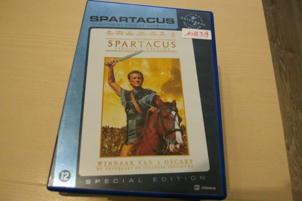 spartacus  2 disc, Enlèvement ou Envoi