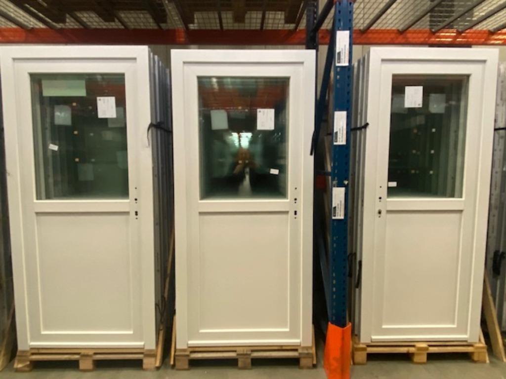 Verluchtingsroosters, ramen, deuren, schuiframen 7039, 9005, Kunststof, Nieuw, Ophalen of Verzenden, Inclusief glas