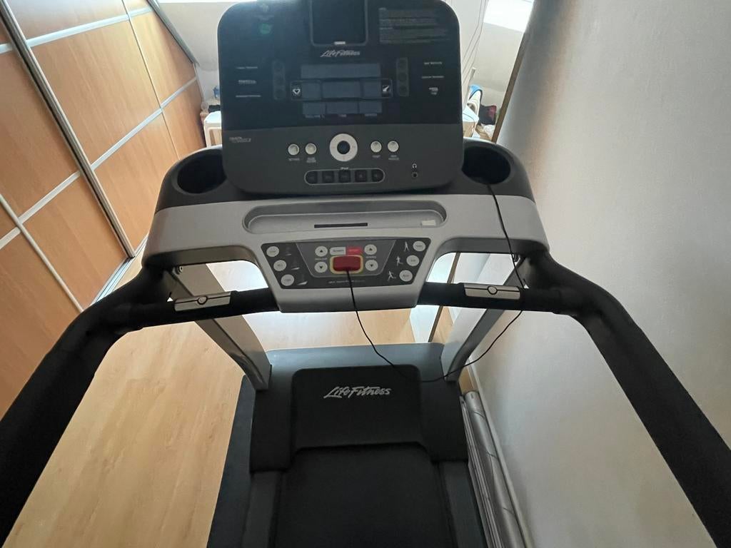 Life fitness loopband, Sport en Fitness, Fitnessapparatuur, Ophalen, Zo goed als nieuw, Loopband