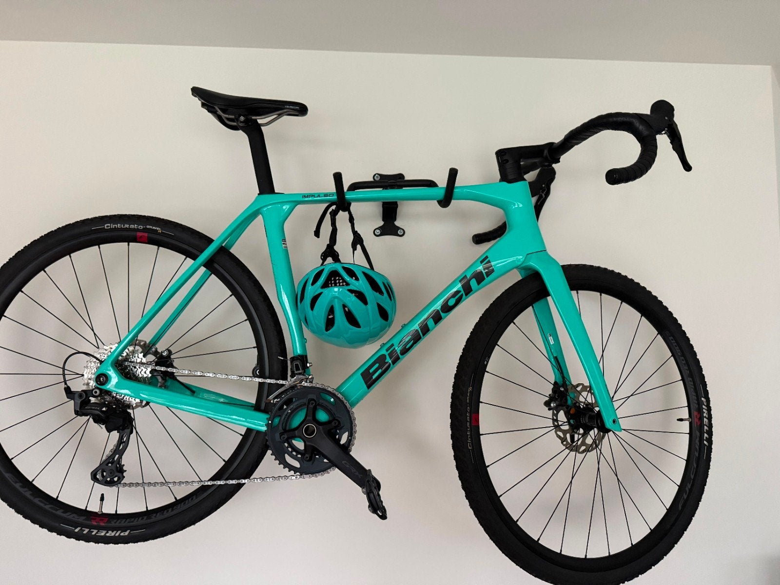 Bianchi Impulso Comp + Helm + SPD Pedalen
Bianchi Impulso, Fietsen en Brommers, Ophalen