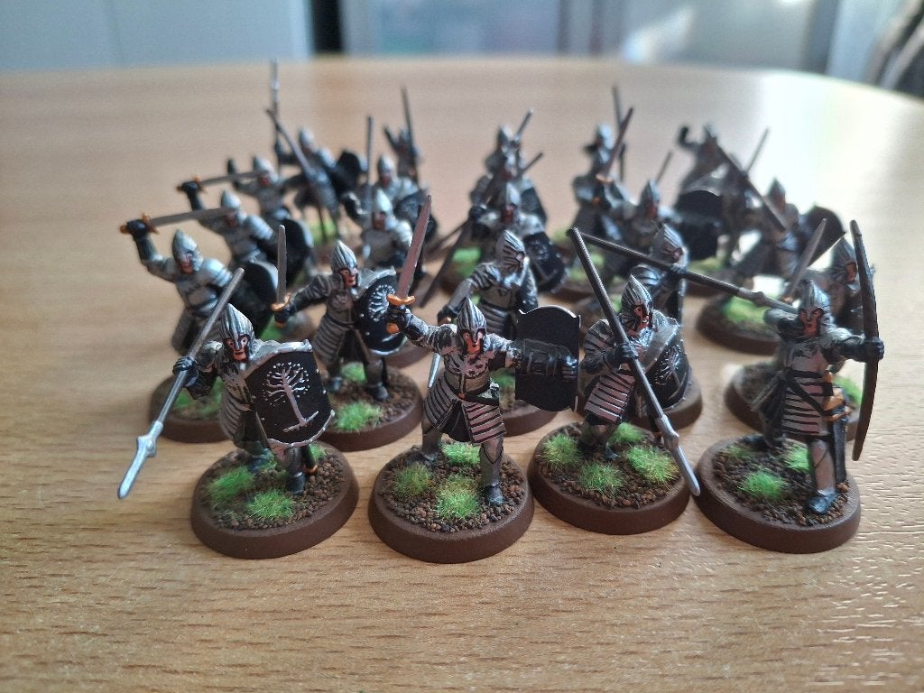 Lot de 24 guerriers de Minas Tirith peints GW, Hobby & Loisirs créatifs, Modélisme | Figurines & Dioramas, Enlèvement, Utilisé