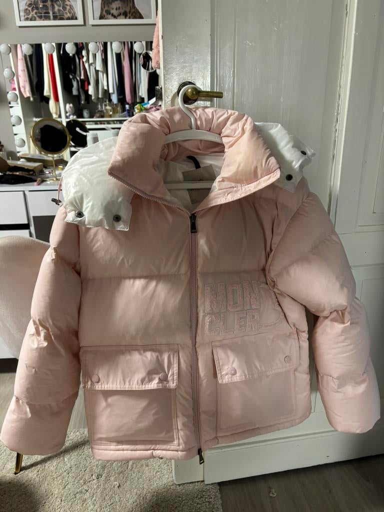Roze moncler jas, Kleding | Dames, Jassen | Winter, Ophalen of Verzenden, Zo goed als nieuw, Maat 38/40 (M), Roze