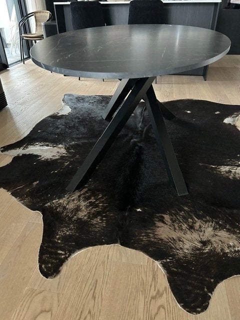 Ovale eettafel, Ophalen