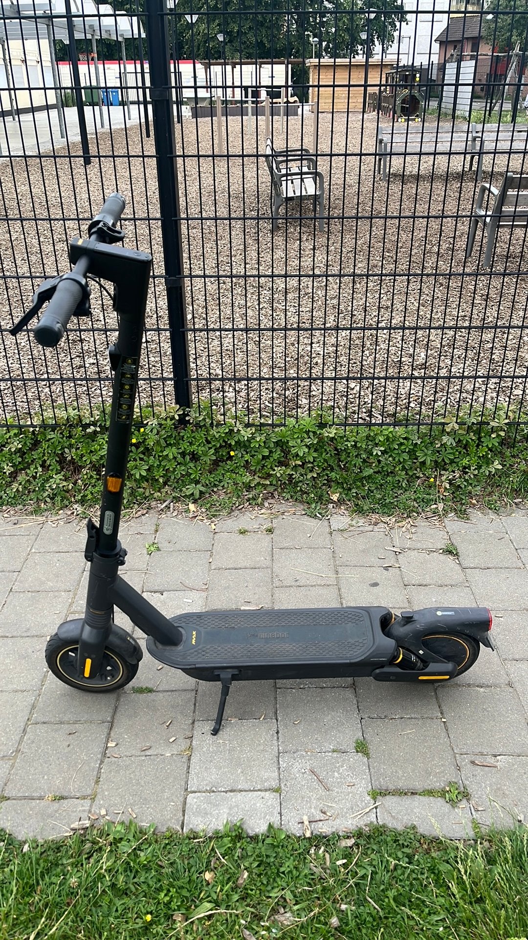 Ninebot G2 E max, Fietsen en Brommers, Ophalen, Zo goed als nieuw, Elektrische step (E-scooter)