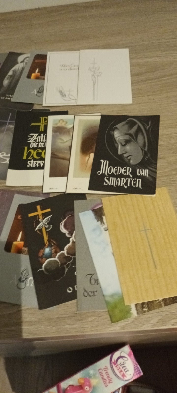 Oude doodsprentjes, Collections, Enlèvement