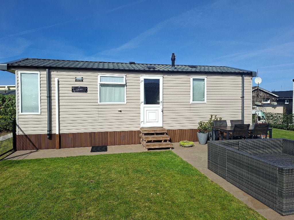 Swift-Loire 9mx4m., Caravans en Kamperen, Tot en met 6