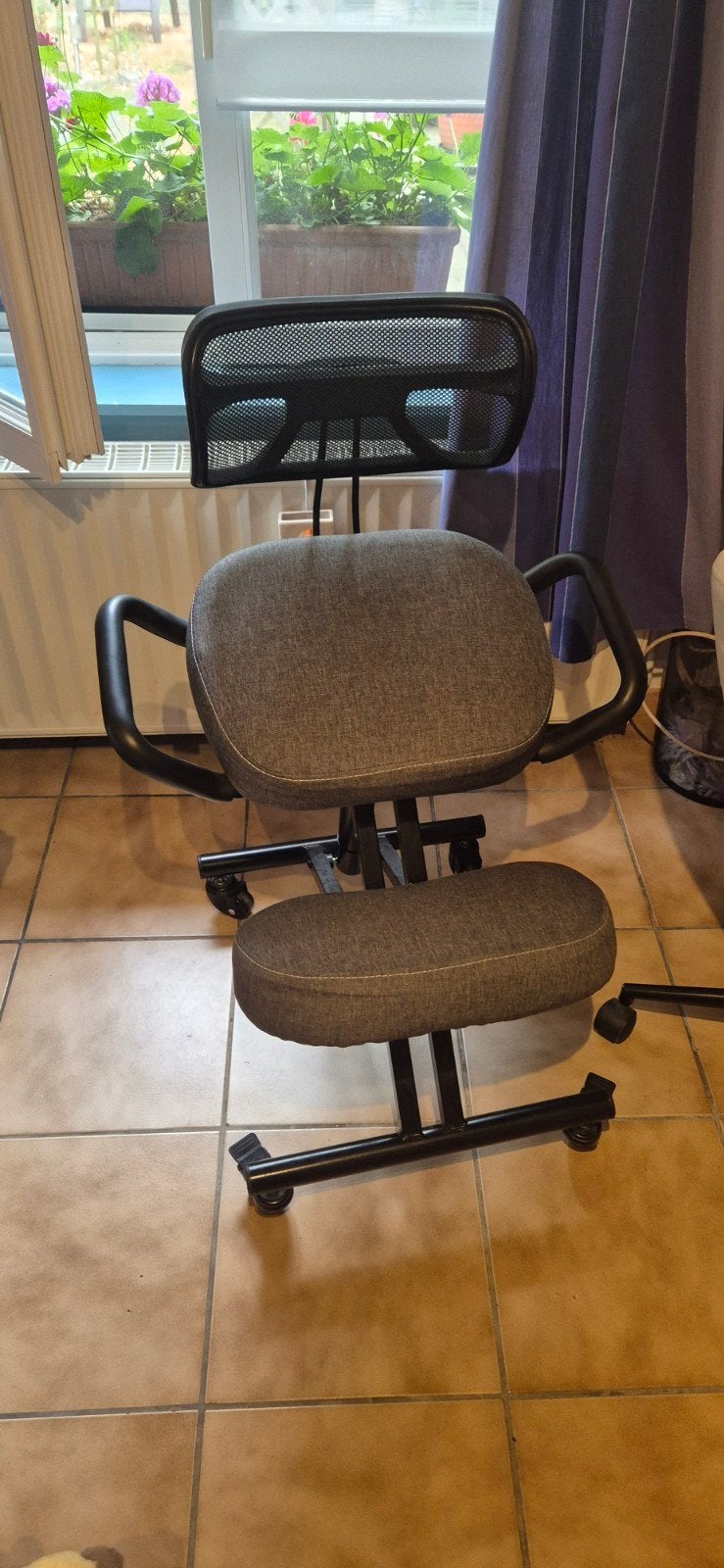 Chaise à Genoux Ergonomique avec Dossi, Gris, Comme neuf, Enlèvement, Chaise de bureau