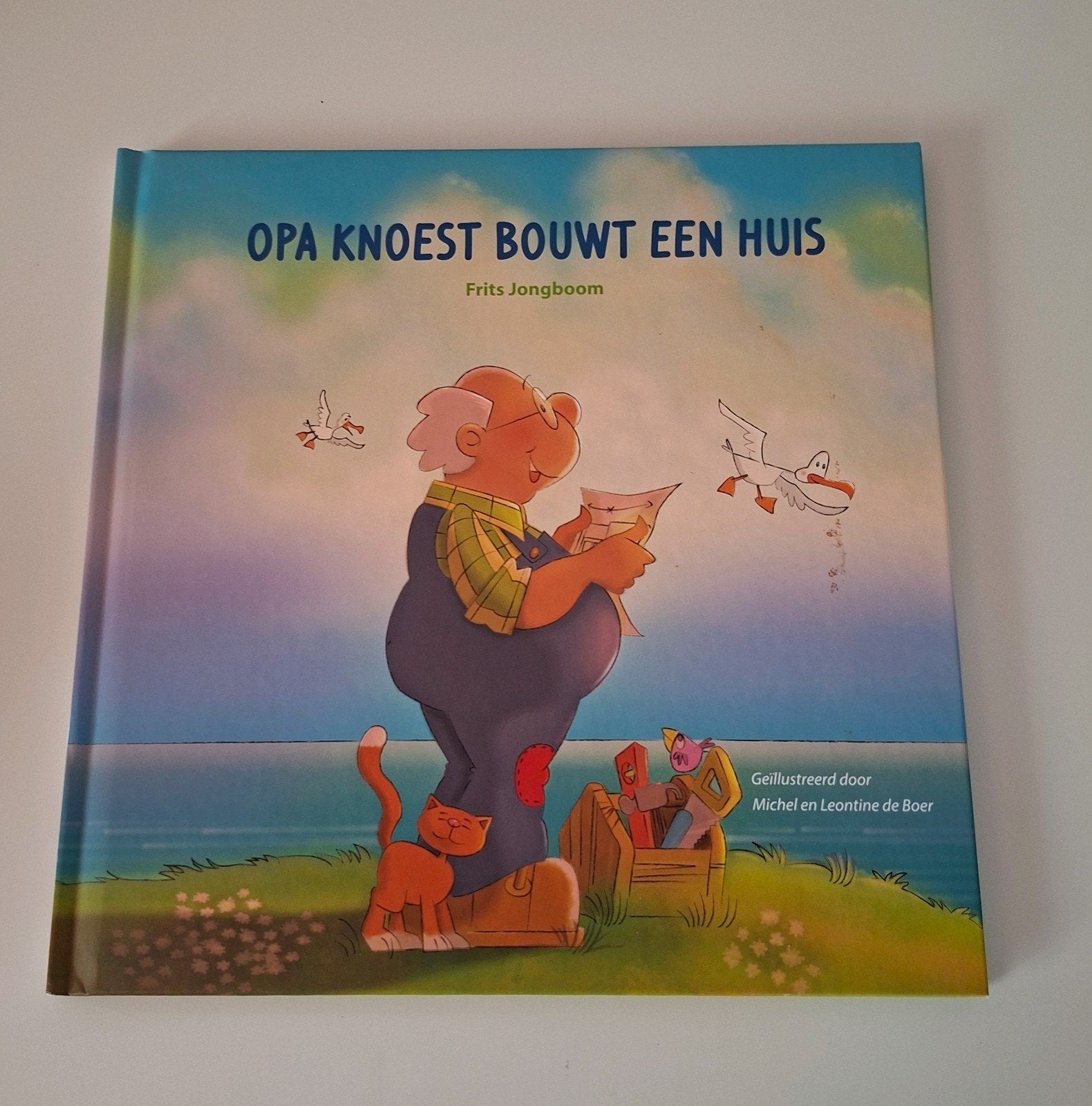prentenboek : opa knoest bouwt een huis, Ophalen of Verzenden, Prentenboek