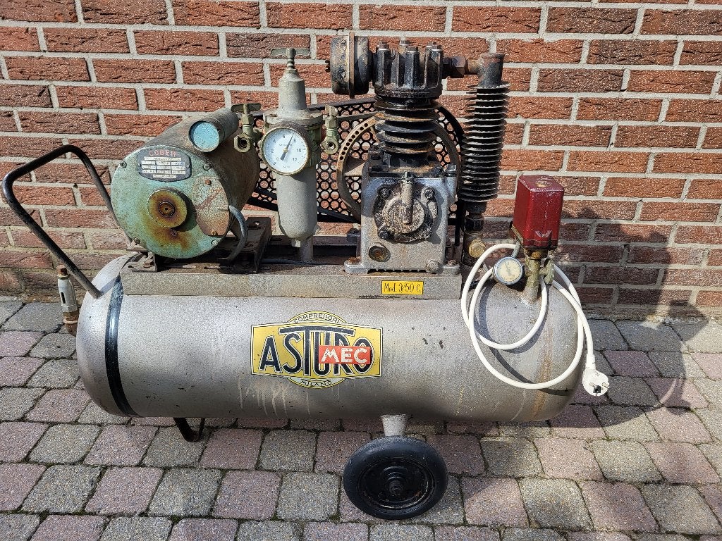 Compresseur ASTURO ; 2 cylindres, Bricolage & Construction, Compresseurs, Enlèvement, Utilisé, 6 à 10 bars, 25 à 100 litres