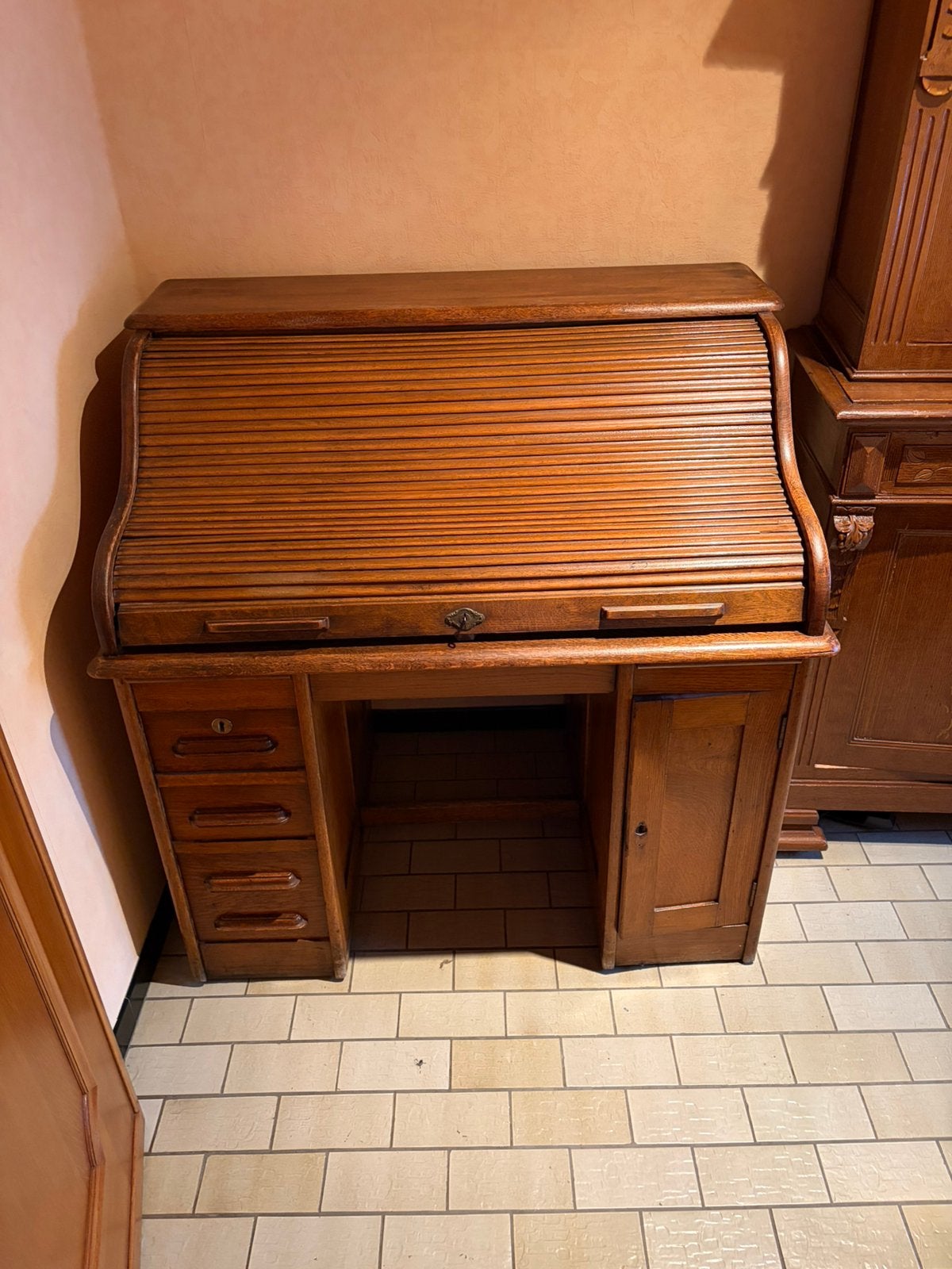 Engels bureau, Enlèvement