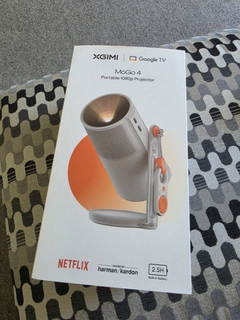 Xgimi Mogo 4 + batterijhouder + ENORM scherm! NOOIT GEBRUIKT, Audio, Tv en Foto, Beamers, Ophalen of Verzenden, Nieuw