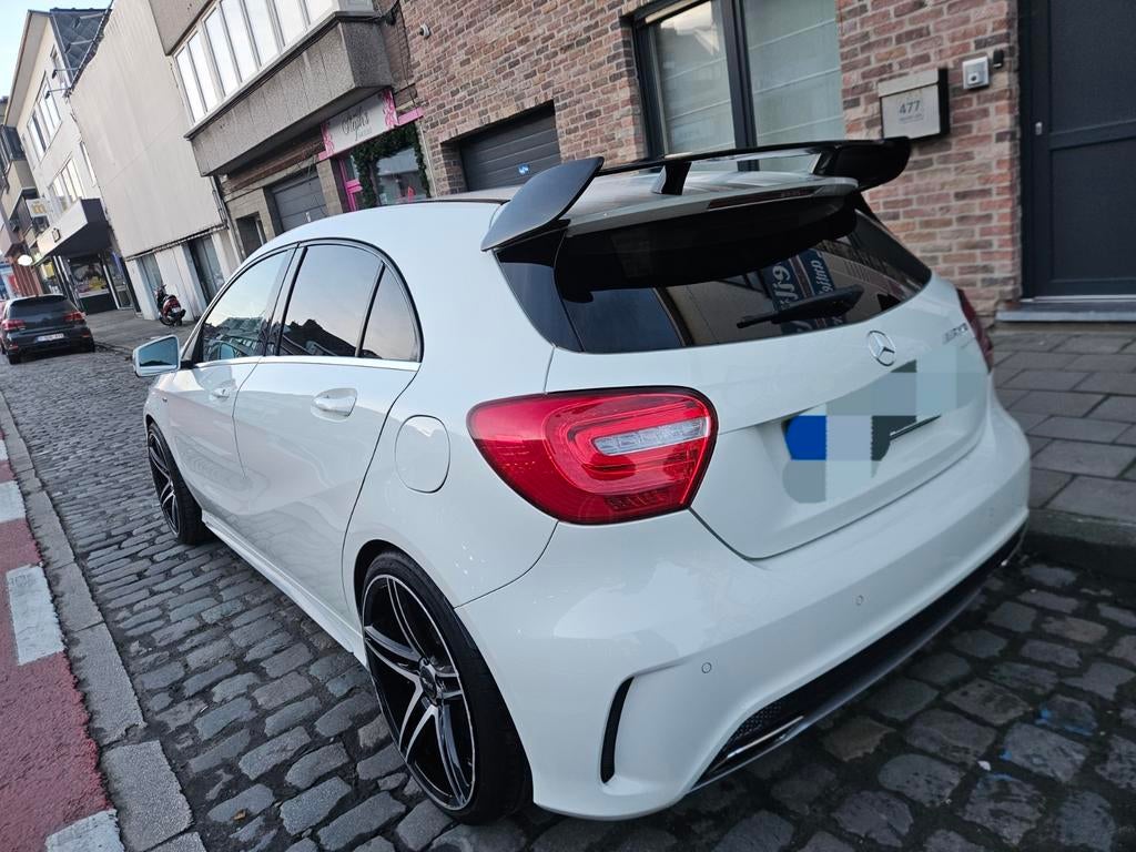 Mercedes A45 AMG  4x4 zeer mooie auto, Auto's, Automaat, Zwart, 4 cilinders, Bluetooth