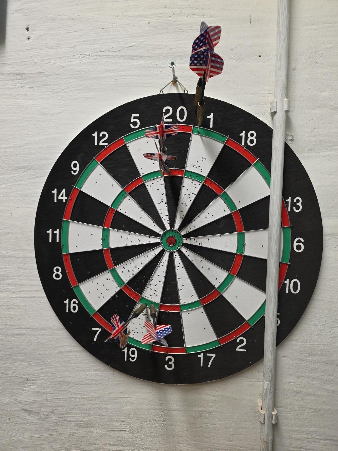 Dartbord met dartpijlen – complete set, Sport en Fitness, Ophalen, Gebruikt, Dartbord