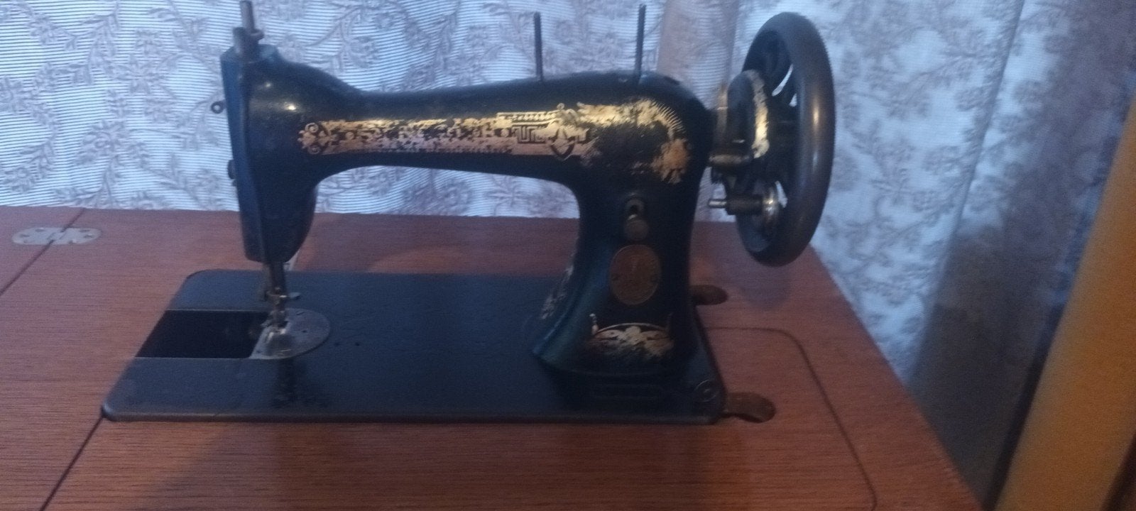 Antiek  naaimachine., Antiek en Kunst, Ophalen