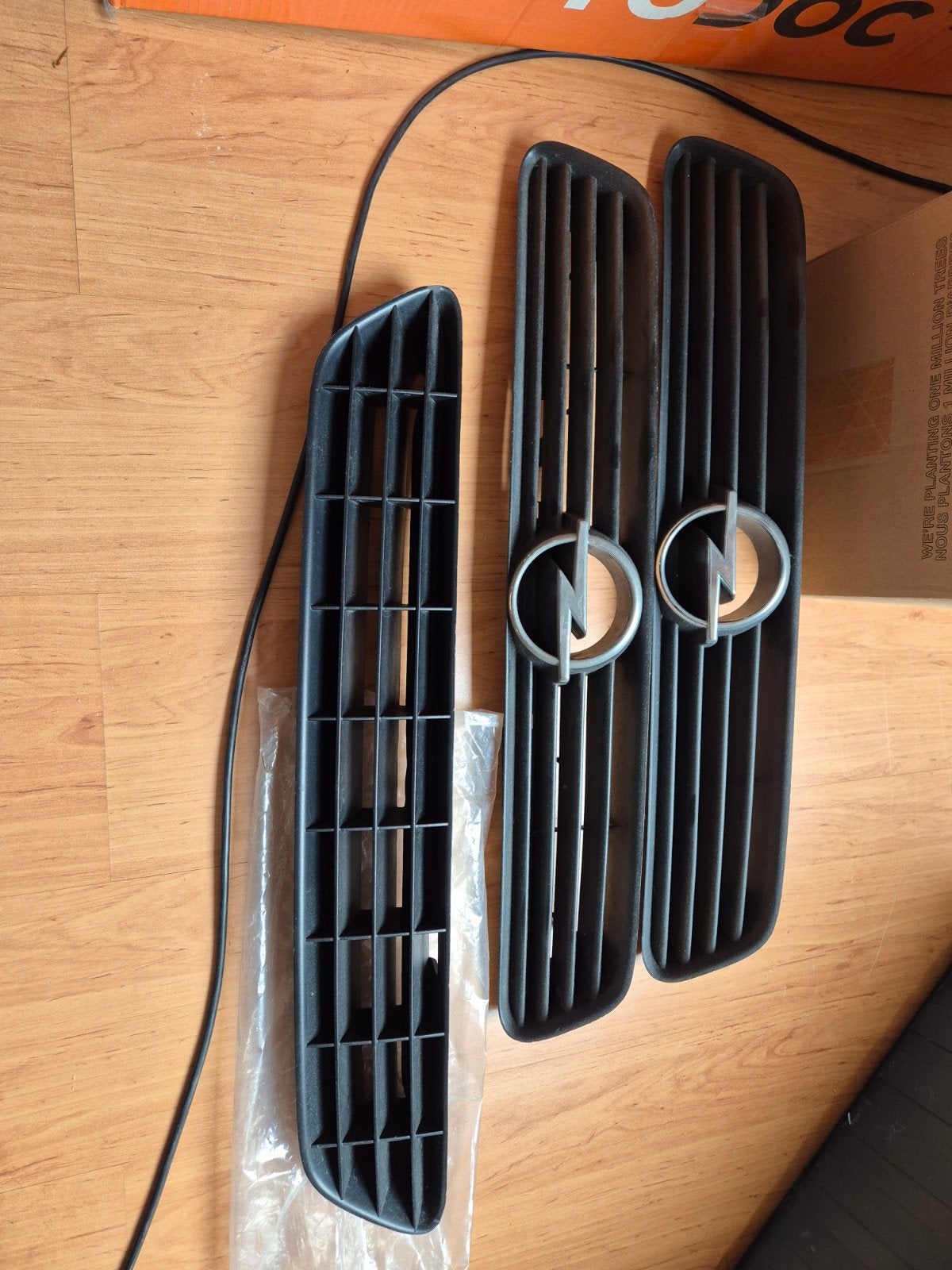Opel Astra G 3x grille (embleemloos - tuning), Ophalen, Gebruikt, Opel