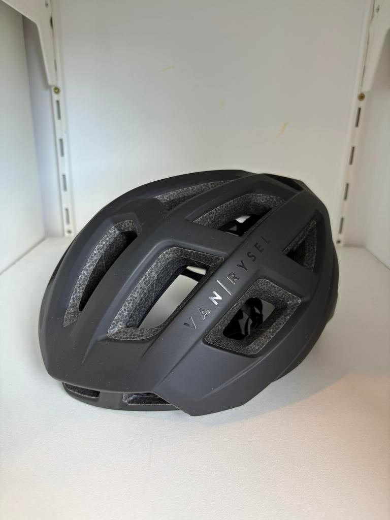 Fietshelm van rysel matzwart, Fietsen en Brommers, Ophalen, Zo goed als nieuw