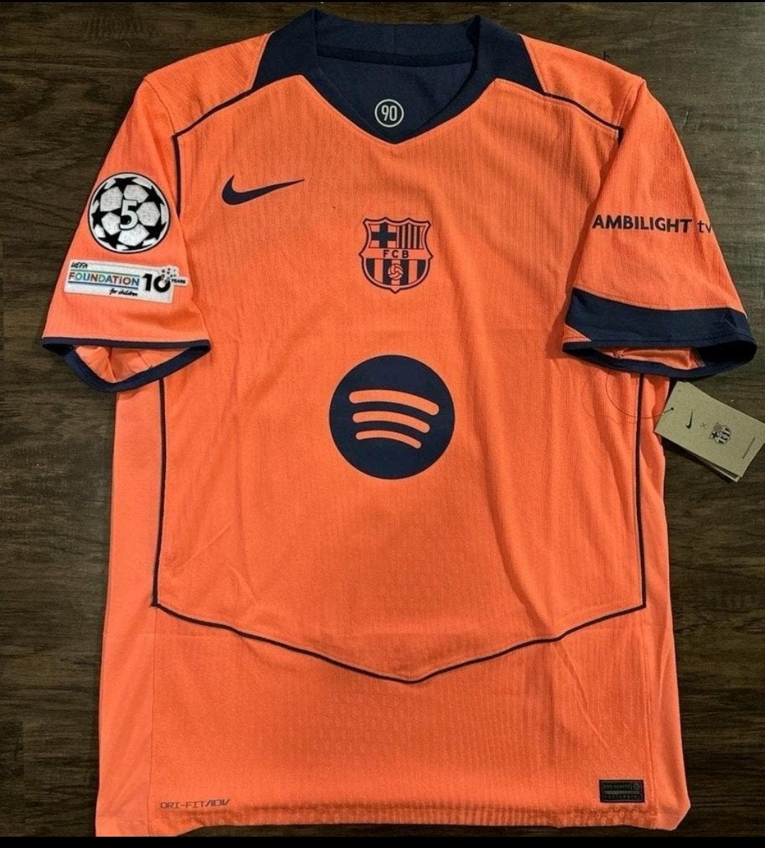 Barcelona Voetbal Uitshirt Origineel 2026, Sports & Fitness, Football, Envoi