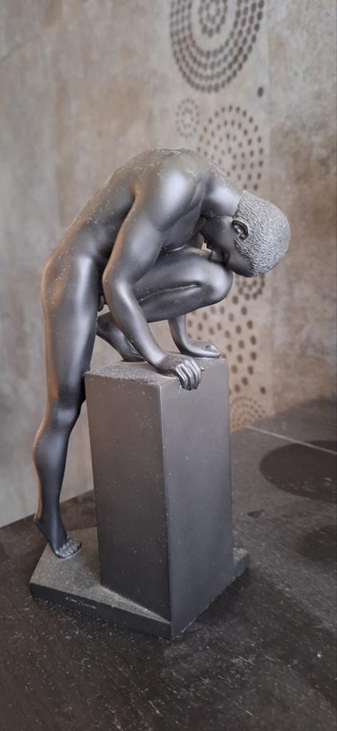 Homme nu noir, Enlèvement ou Envoi
