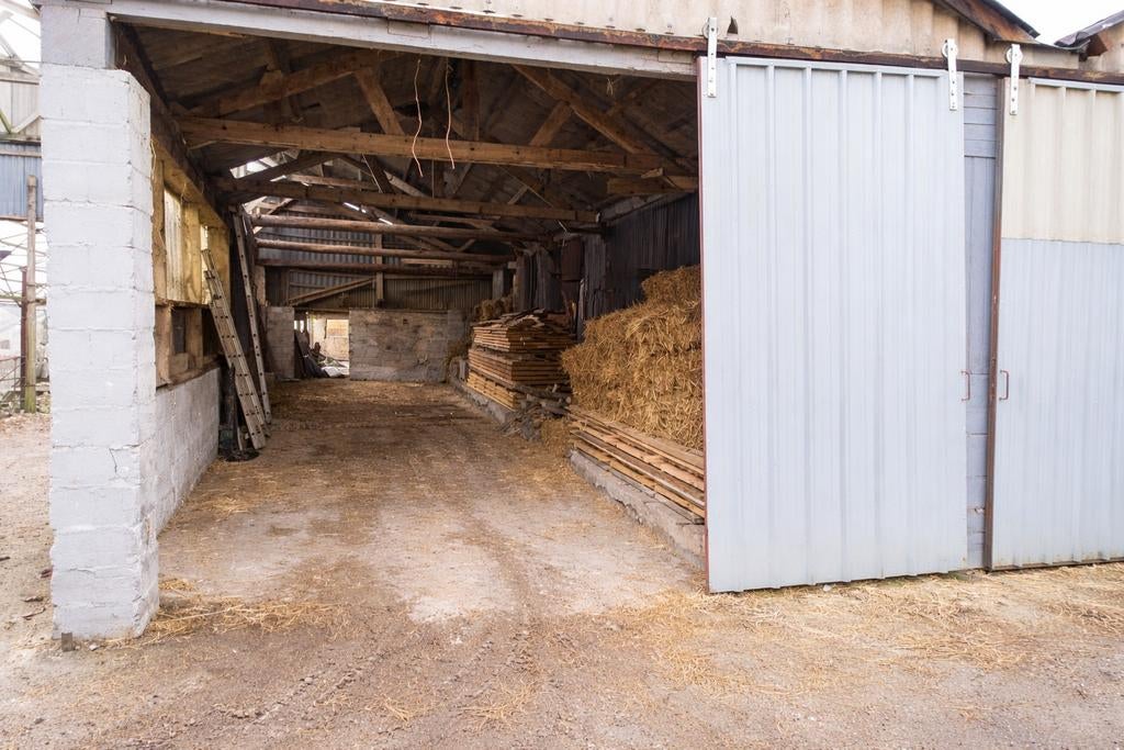 À louer entrepôt de 140m2 situé à Rosée, Immo