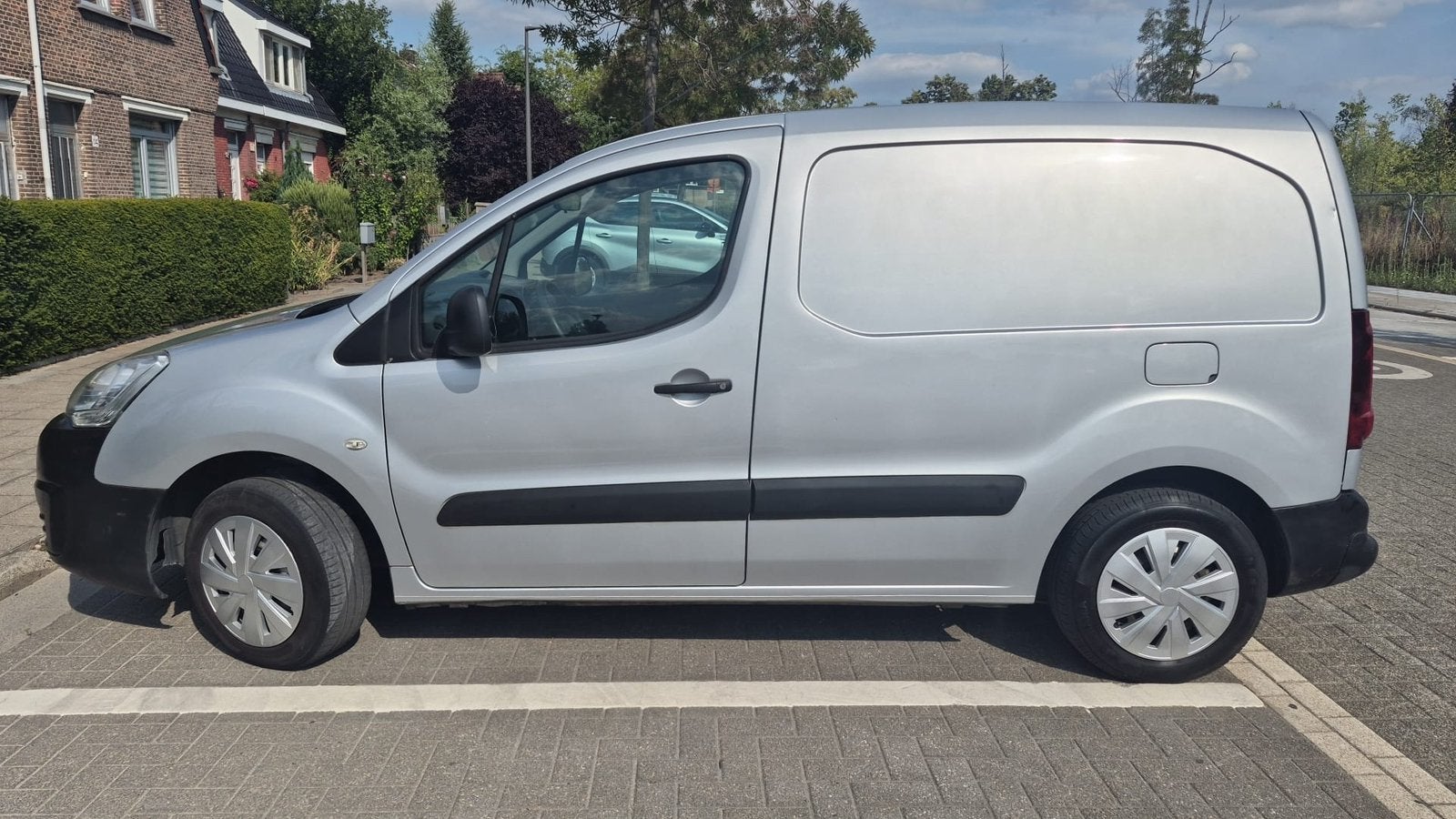 Citroën Berlingo 1.6 HDI– 08/2017– Km 140.650– Gekeurd, Auto's, Citroën, Stof, Overige carrosserie, Zilver of Grijs, 3 deurs