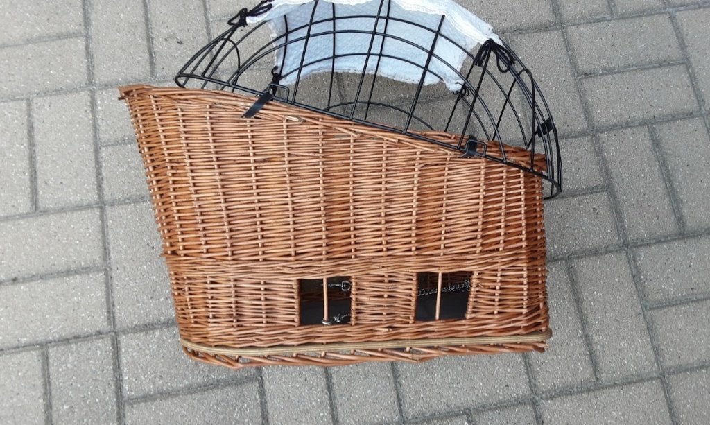 Basil honden fietsmand XL rietenuitvoering, Fietsen en Brommers, Fietsaccessoires | Fietsmanden, Ophalen, Zo goed als nieuw, Fietsmand