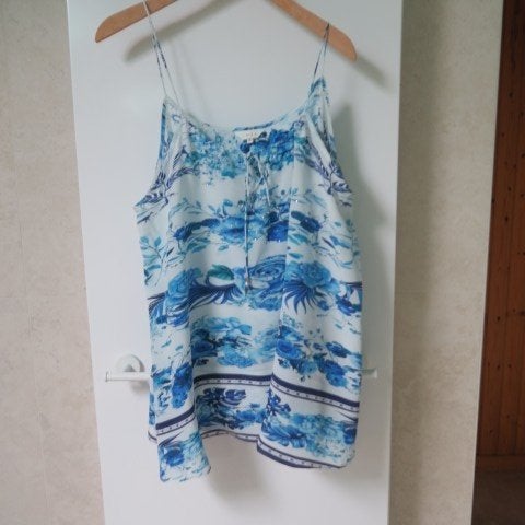 Topje nieuw blauw print studs Inoa mt 3 (42-44), Kleding | Dames, Topjes, Inoa, Blauw, Maat 42/44 (L), Nieuw