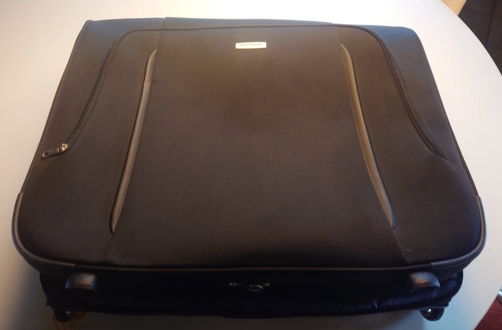 Samsonite kledingzak / kostuumkoffer op wielen, 60 tot 70 cm, 45 tot 55 cm, Ophalen of Verzenden, Zo goed als nieuw