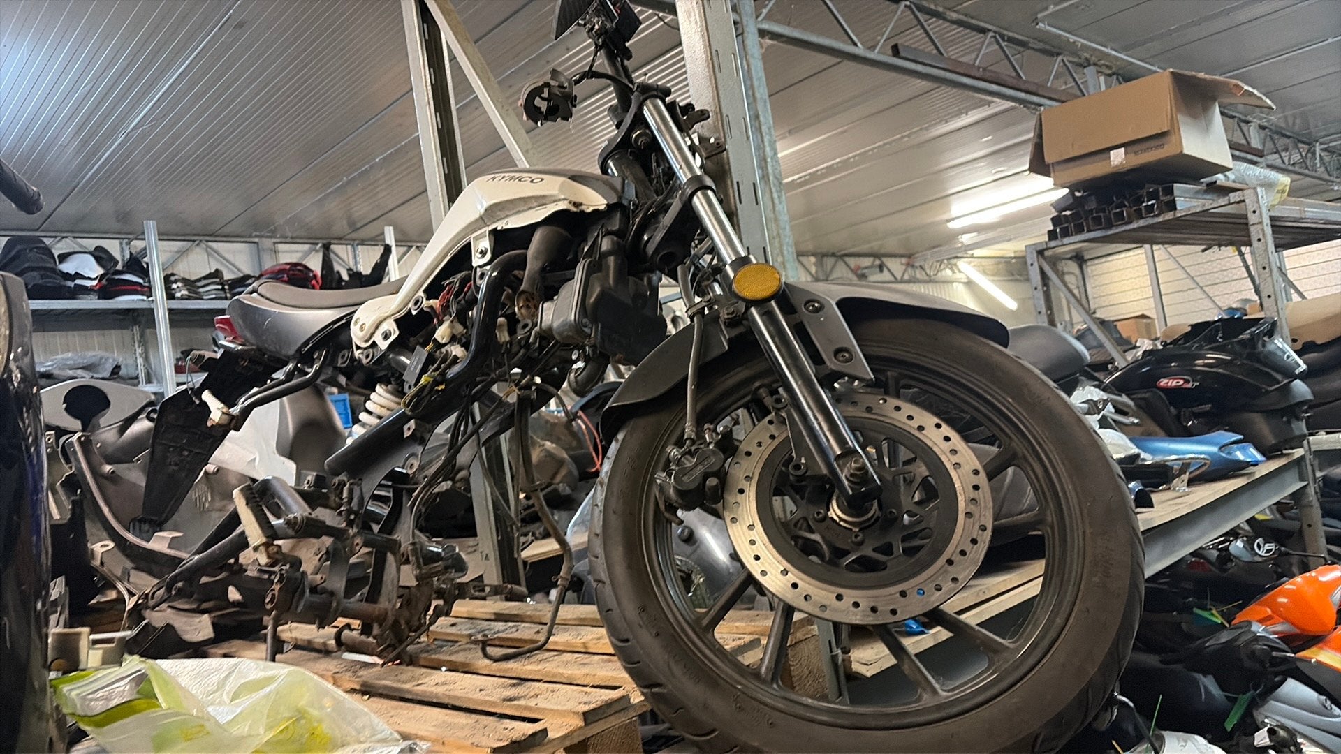 Cadre roulant/projet Kymco KPW — Idéal pour les pièces, Enlèvement