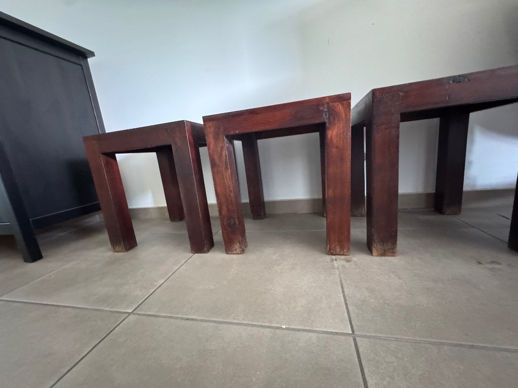 À vendre : 3 tables d'appoint en bois — prix fixe de 45€, Maison & Meubles, Tables | Tables d'appoint, Utilisé, Carré, Bois, Enlèvement
