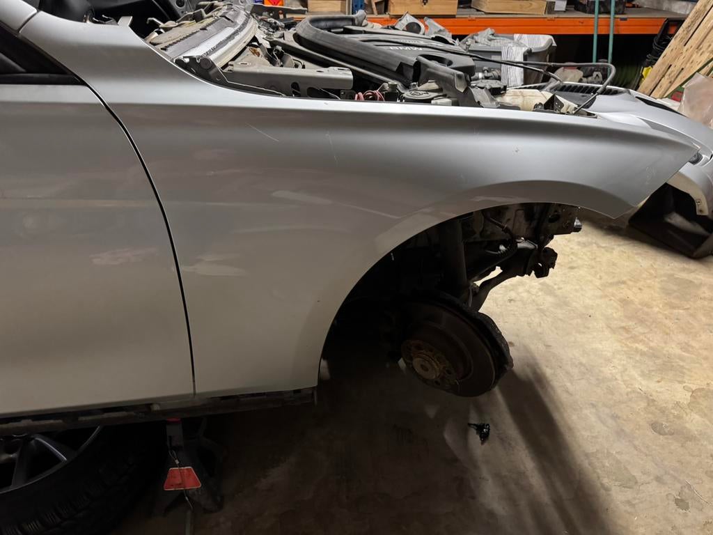 BMW Spatbord BMW 3 Touring F30 F31, Auto-onderdelen, Ophalen, Voor, BMW, Spatbord