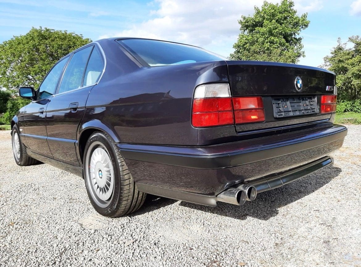 BMW M5 E34 année 1992 oldtimer 3.600 cm³ 315 CV impeccable, Autos, BMW, Cuir, 4 portes, 6 cylindres, Particulier