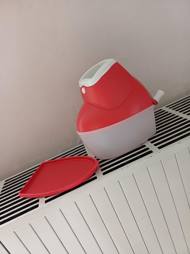 tupperware kaasmolen in nette en goede staat, Ophalen of Verzenden, Zo goed als nieuw, Rood, Overige typen
