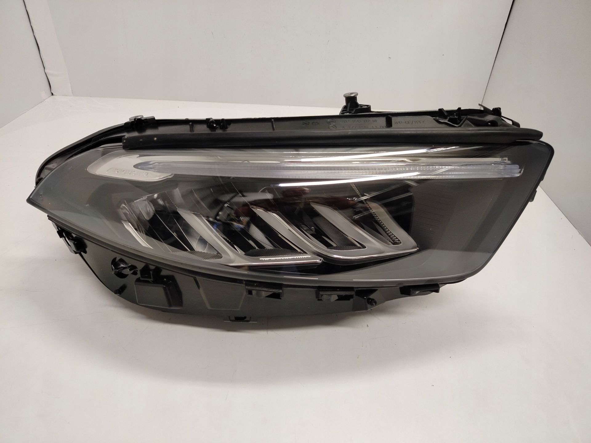 Mercedes A-Klasa W177 Koplamp Rechts A1779062206, Gebruikt, Mercedes-Benz AG, Mercedes-Benz, Mercedesstrasse 120
70372  Stuttgart, DE