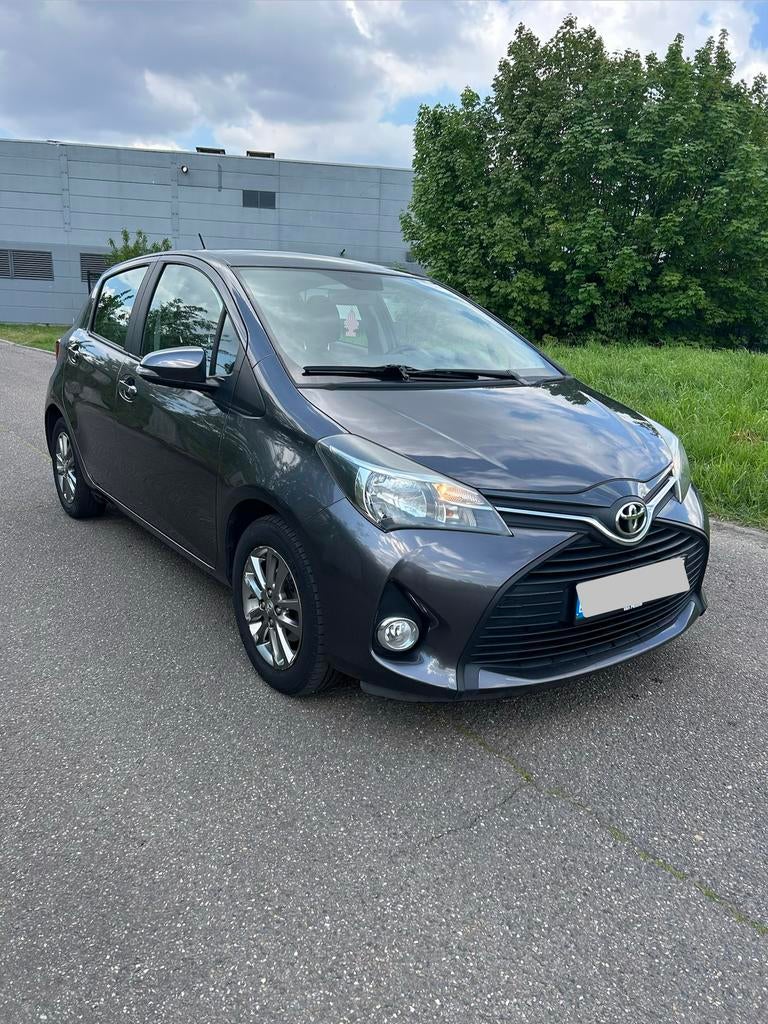 Toyota Yaris 1.3 VVT-i, Voorwielaandrijving, Euro 5, Stof, Zwart