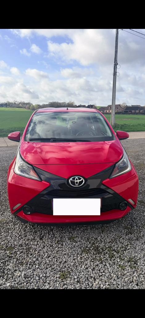 Voiture TOYOTA AYGO, Autos, Toyota, Particulier, Aygo, Bluetooth, Essence, 4 portes, Automatique, Rouge, Noir, Enlèvement