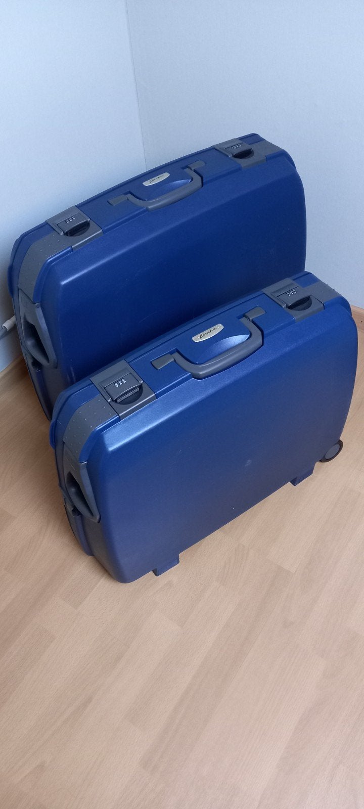 2 blauwe reiskoffers Elanza, Hard kunststof, Zo goed als nieuw, 70 cm of meer, 55 cm of meer