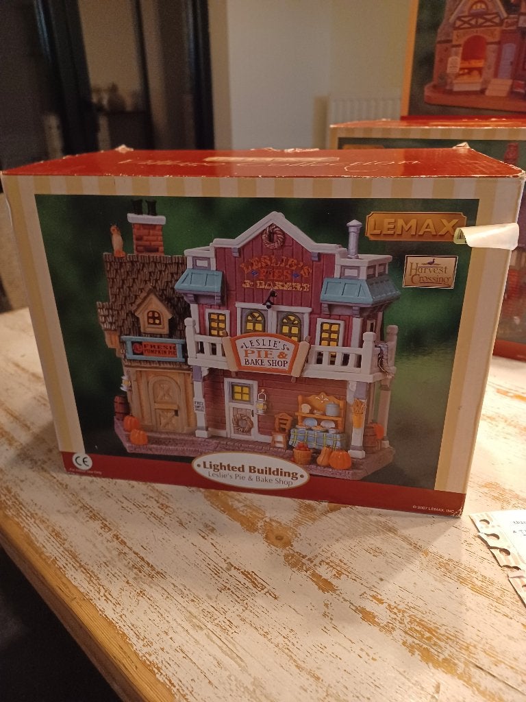 KERST LEMAX LESLIE S PIE & BAKE SHOP, Diversen, Ophalen of Verzenden