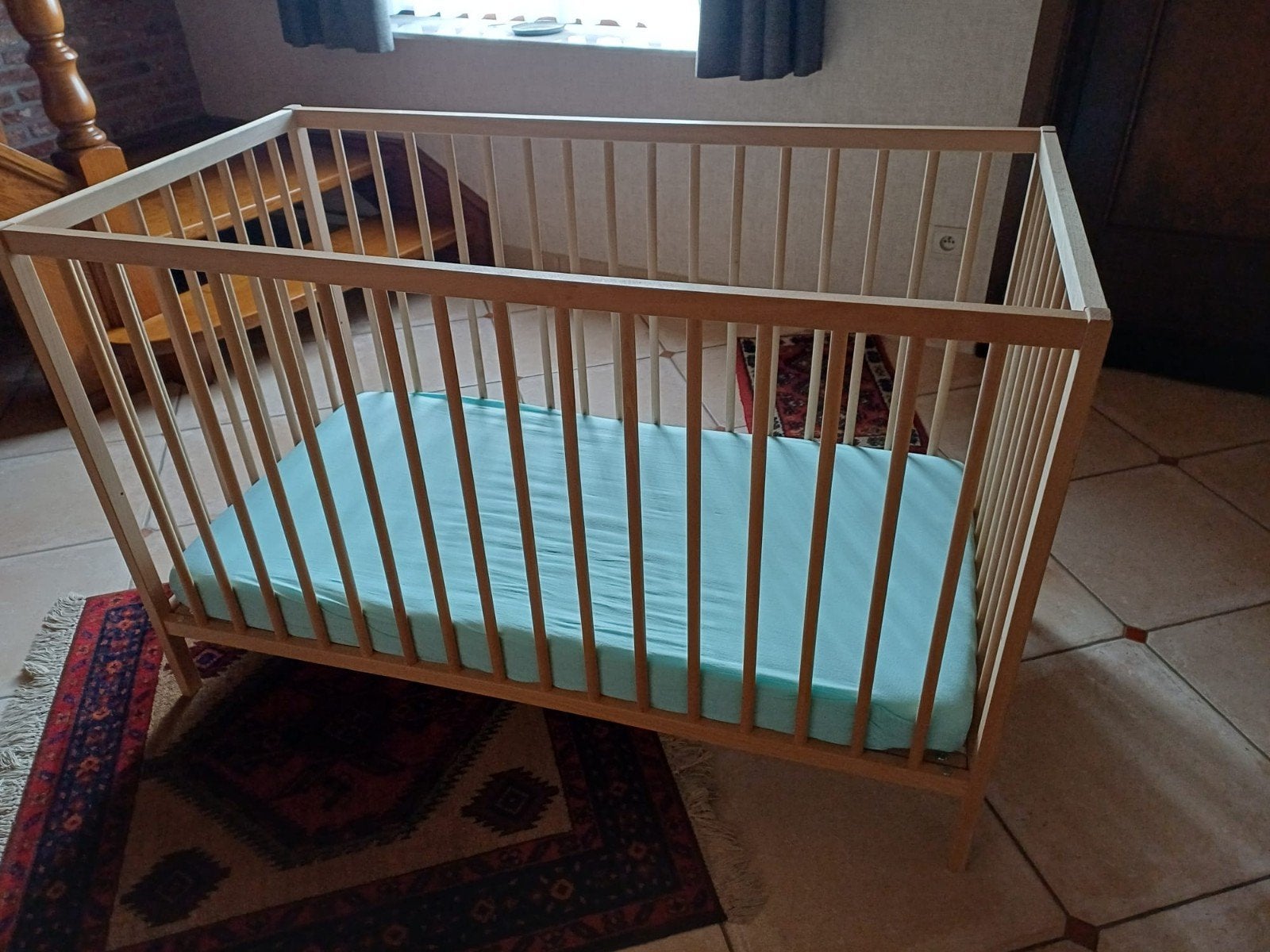 babybed incl. matras, Kinderen en Baby's, Ophalen, Zo goed als nieuw, Lattenbodem