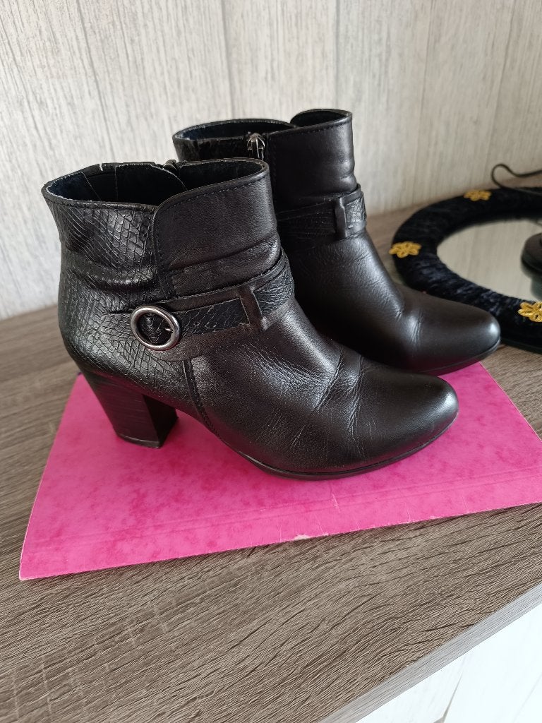 Enkellaarsjes Laura di Sarpi maat 38, Kleding | Dames, Laura di Sarpi, Ophalen of Verzenden, Zwart