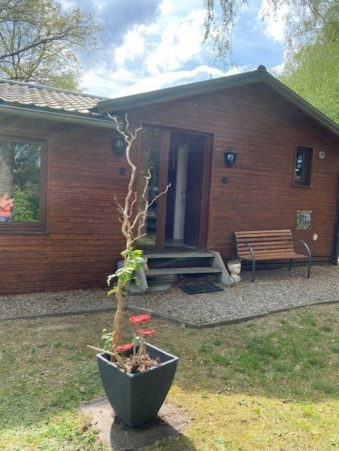 huisje te huur, Vakantie, Tv, 2 slaapkamers, Landelijk, Aan meer of rivier